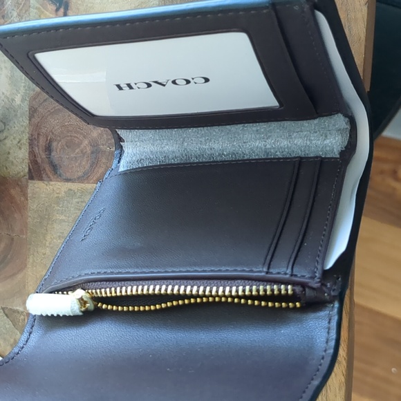 Coach Signature Smooth Leather & Coated Canvas Wallet New with Gift Box ❤️ - Picture 9 of 9
